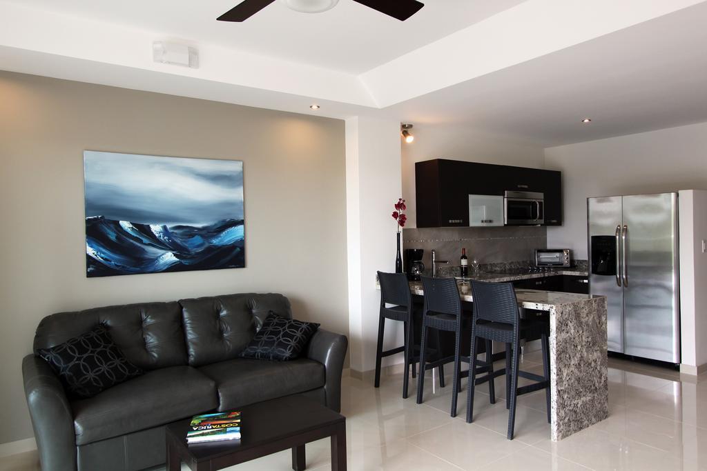 2 Bedroom COMFORT SUITE With Kitchen, Plunge pool, Living room, 2 Masters, 2 Showers, 2 XL balconies
